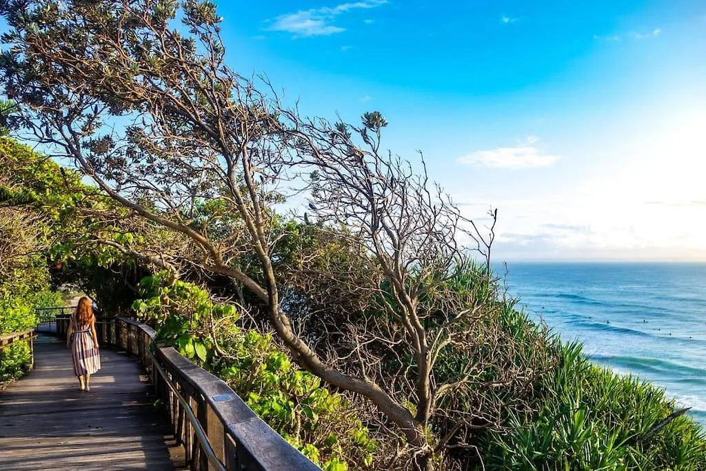 Palm Coastal Retreat - Family & Pet Friendly, 5-Mins To Beach! Kawana Waters Australien